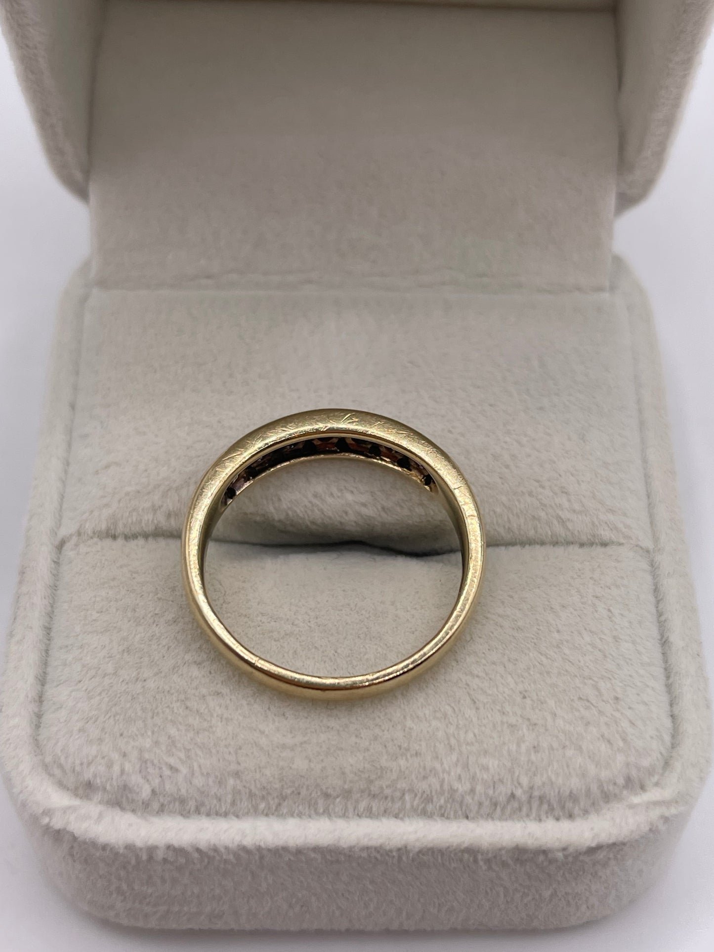9ct gold diamond ring