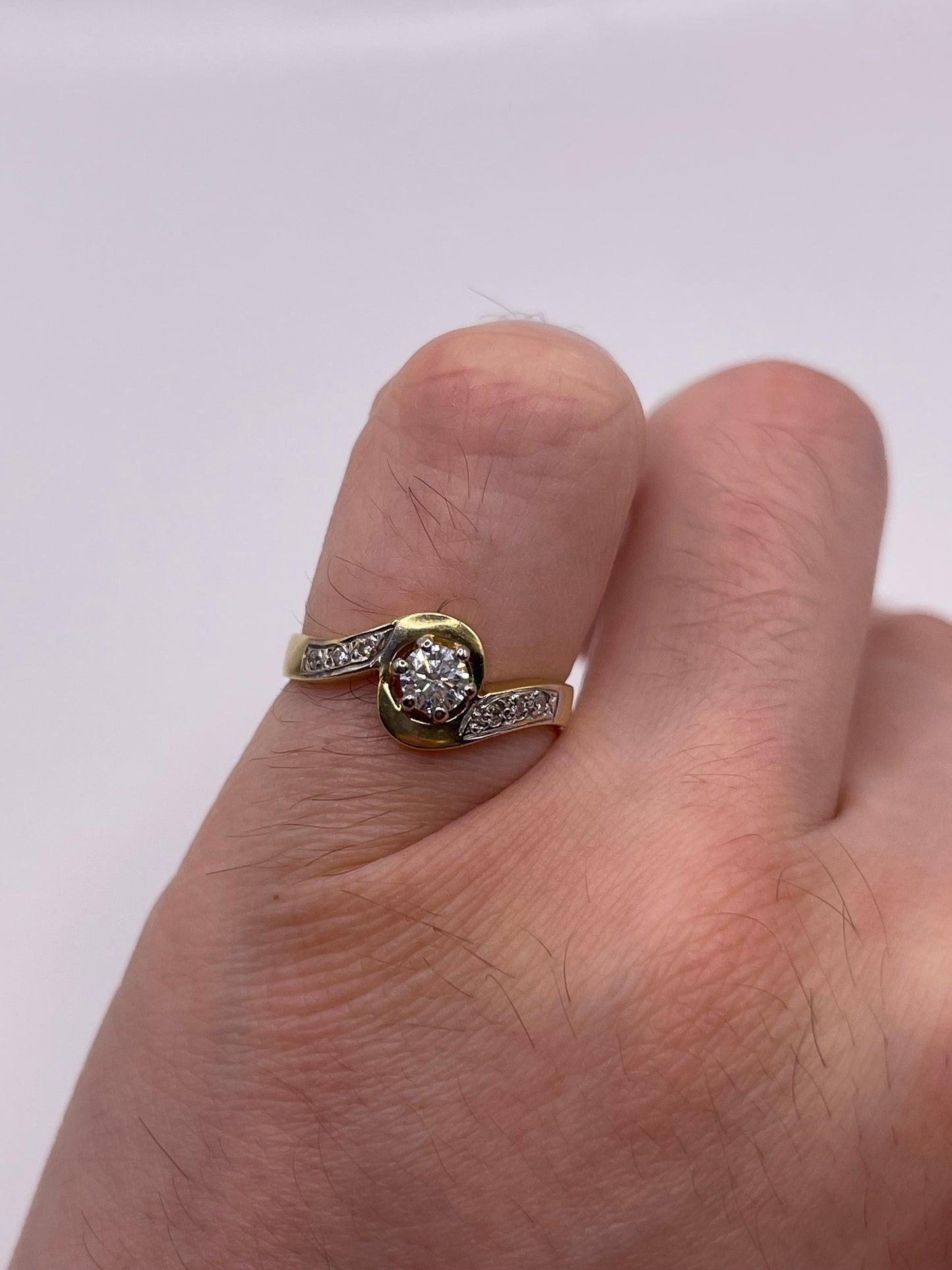 18ct gold diamond ring
