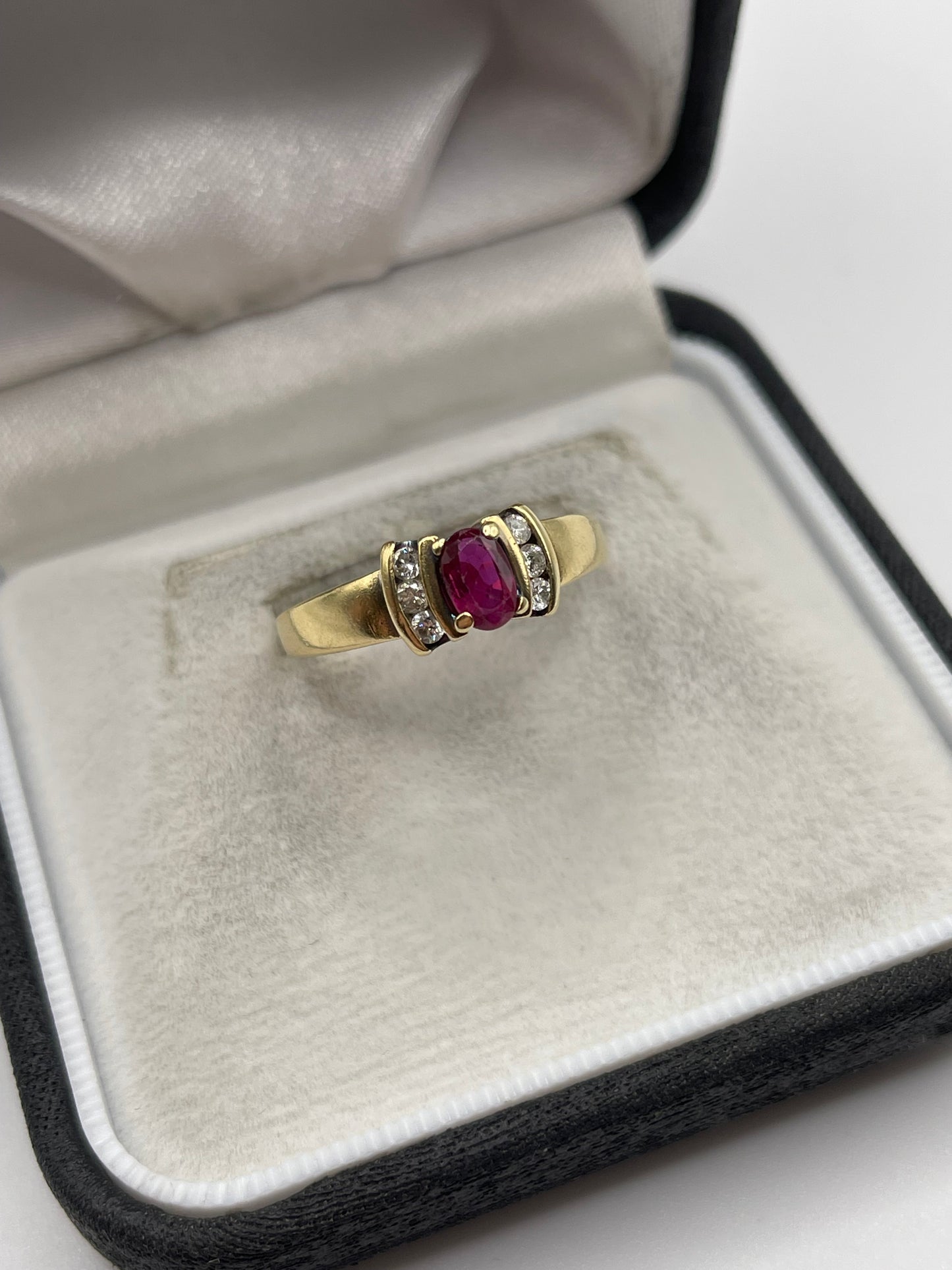 18ct gold ruby and diamond ring