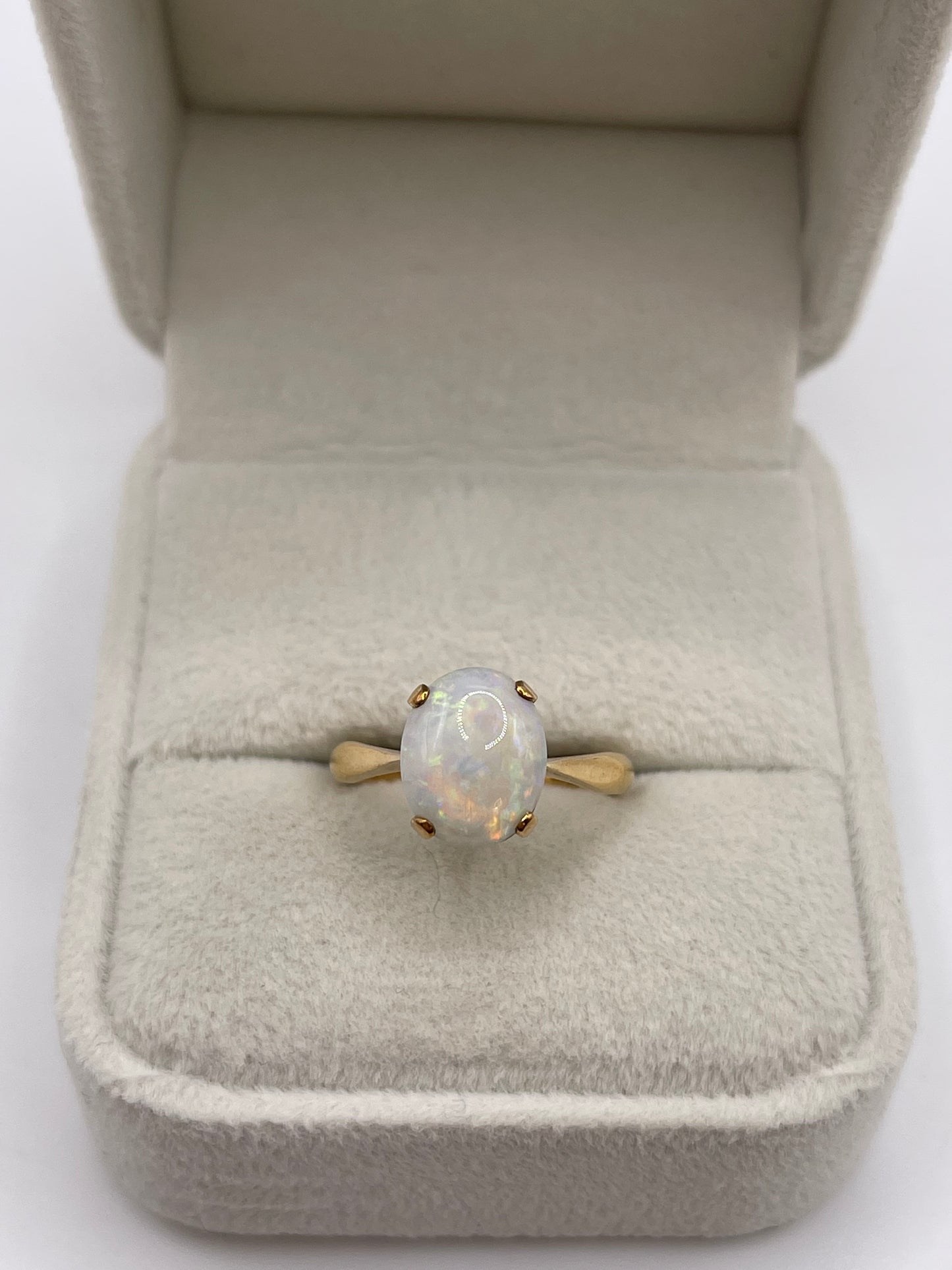 9ct gold opal ring