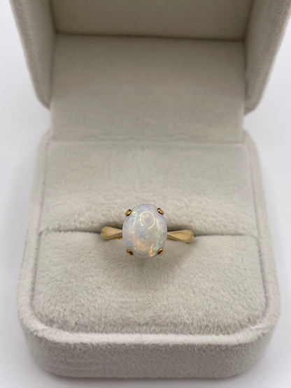 9ct gold opal ring