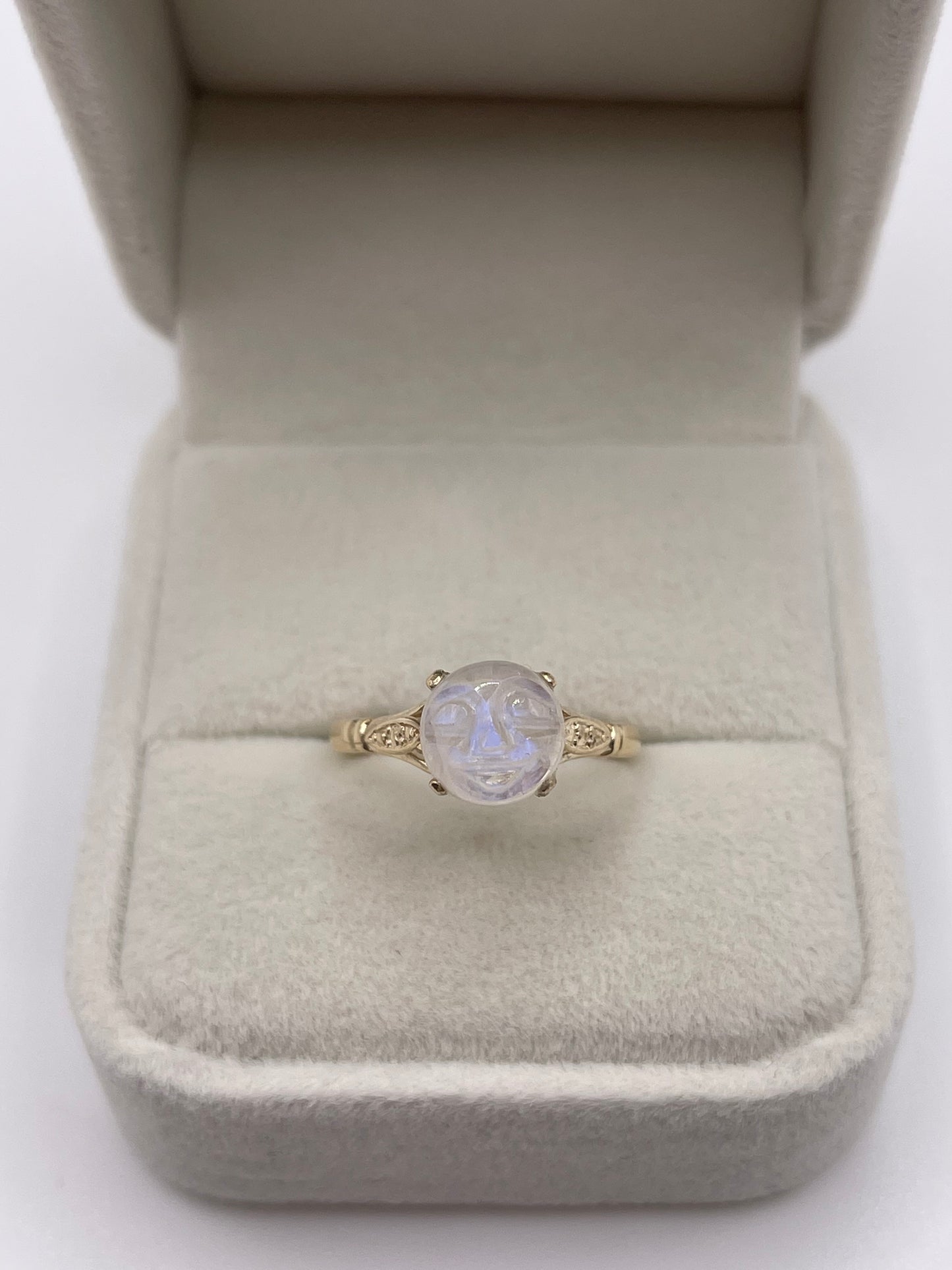 9ct gold man in the moon moonstone ring