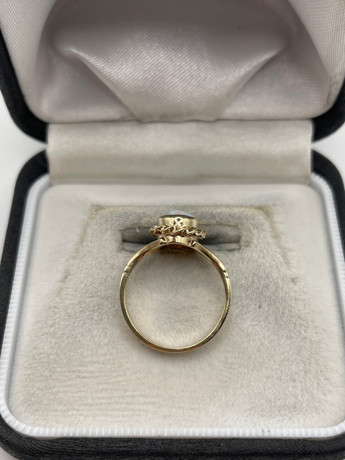 9ct gold opal ring