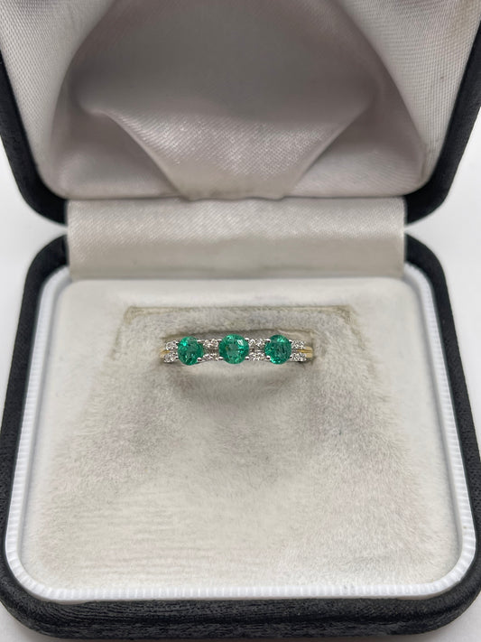 18ct gold emerald and diamond ring