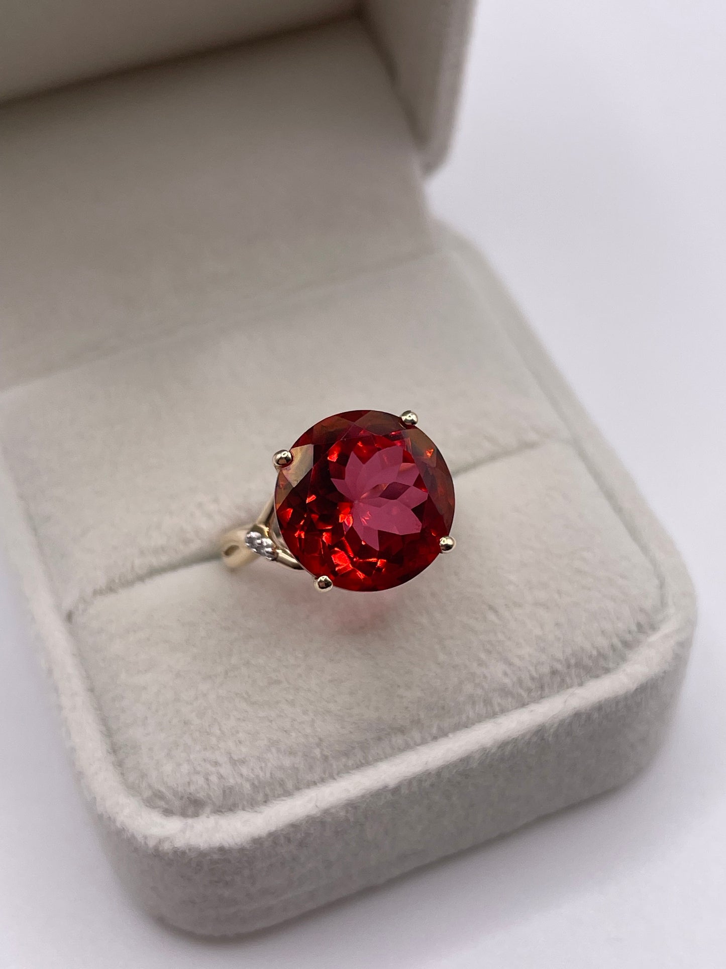 9ct gold cherry topaz and diamond ring