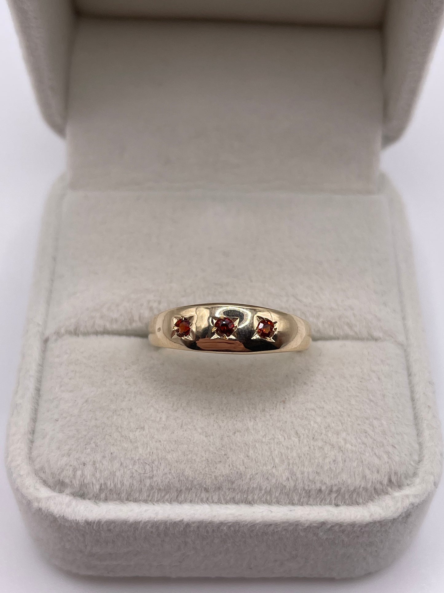 9ct gold garnet gypsy ring