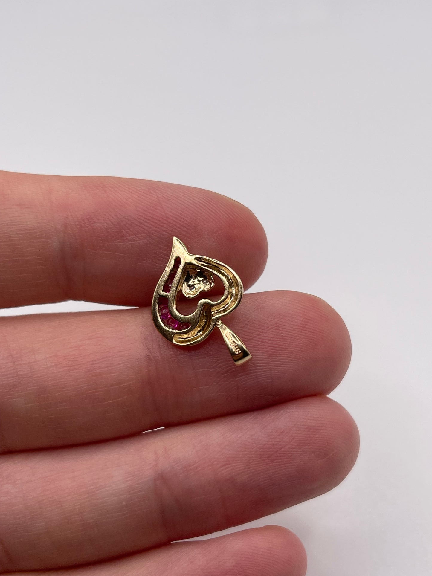 9ct gold ruby and diamond heart pendant
