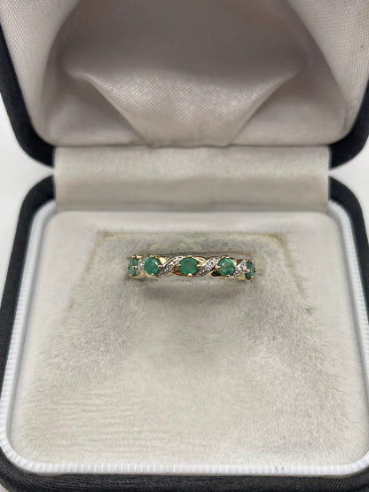 9ct gold emerald and diamond ring