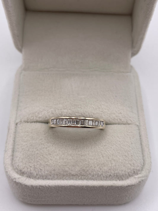 18ct white gold diamond ring