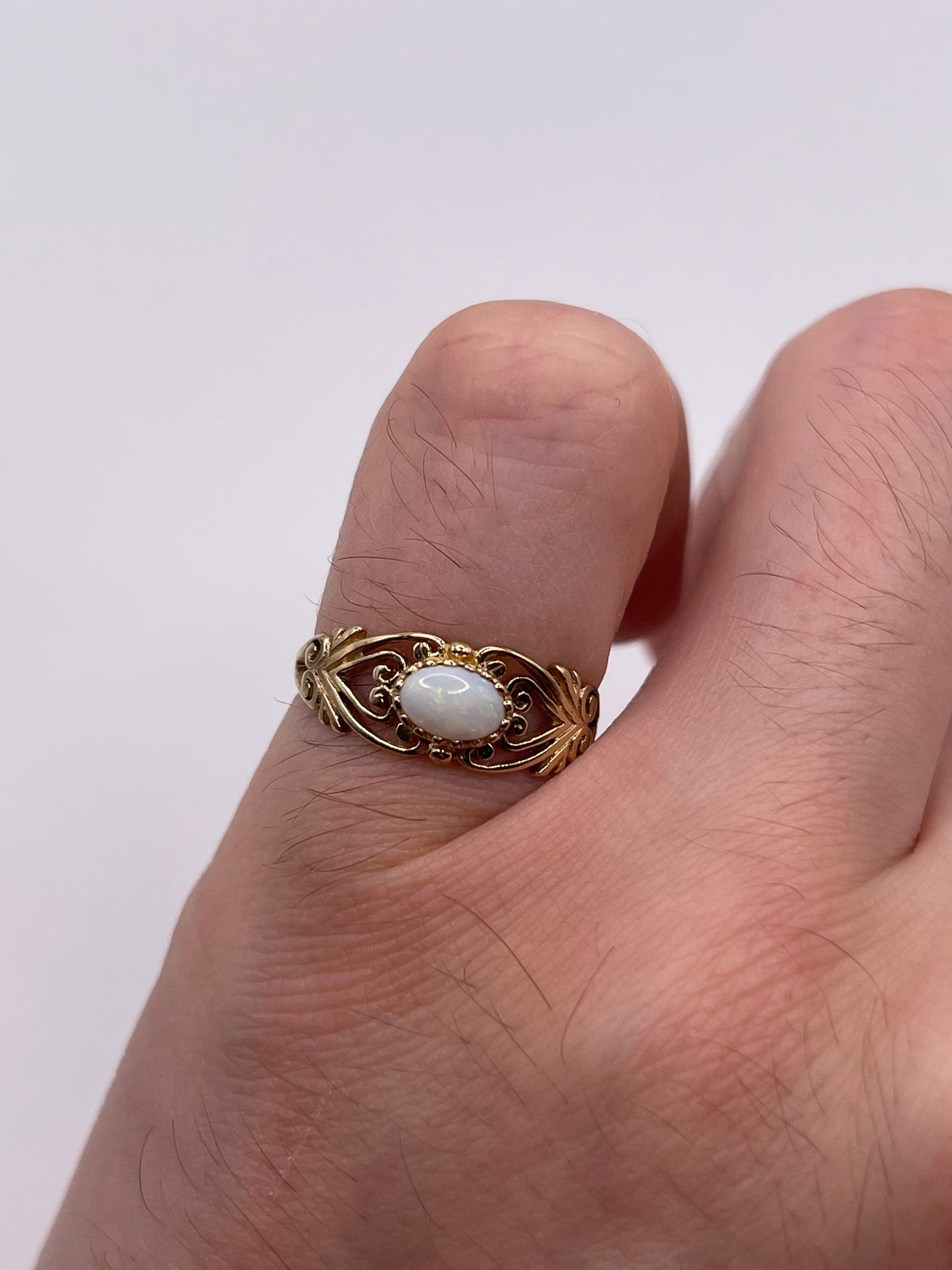 9ct gold opal ring