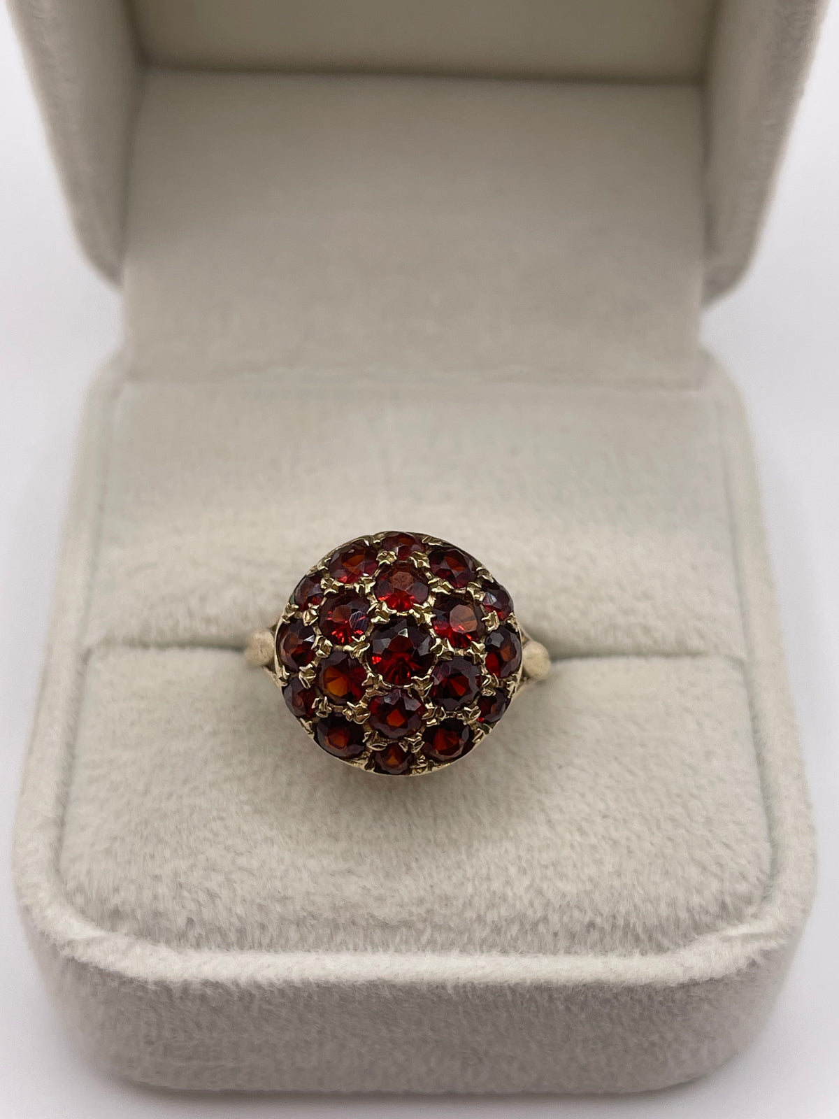 9ct gold garnet cluster ring