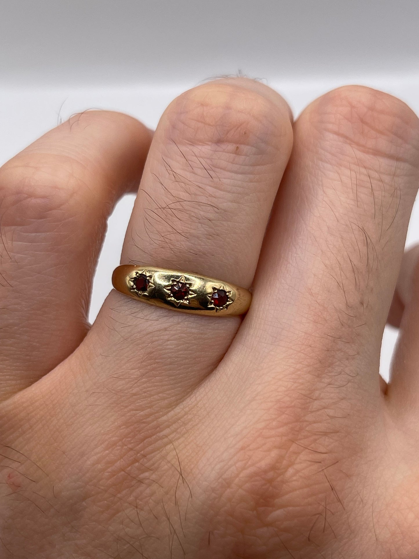 9ct gold garnet gypsy ring