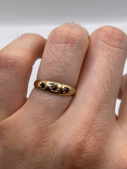 9ct gold garnet gypsy ring