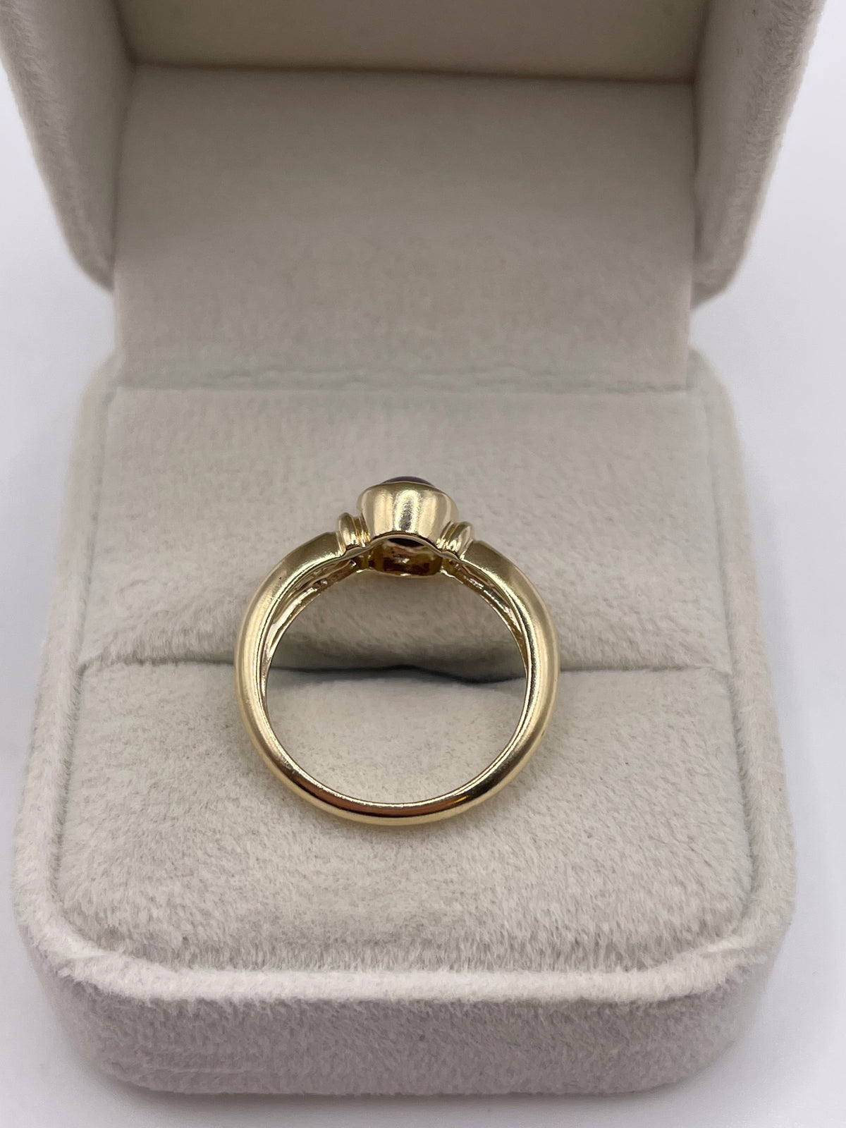 9ct gold star ruby and diamond ring
