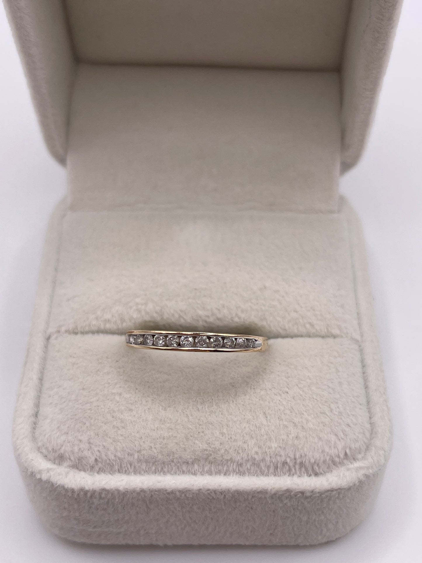 9ct gold diamond ring