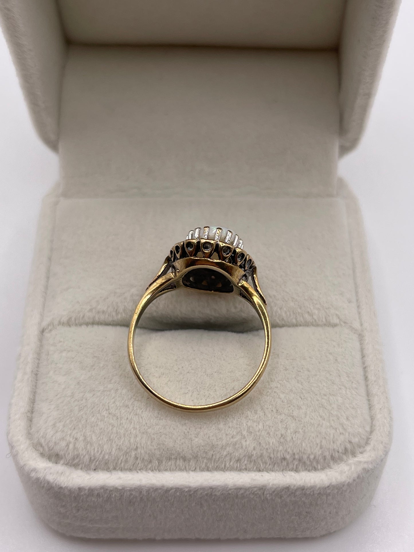 9ct gold opal and diamond ring