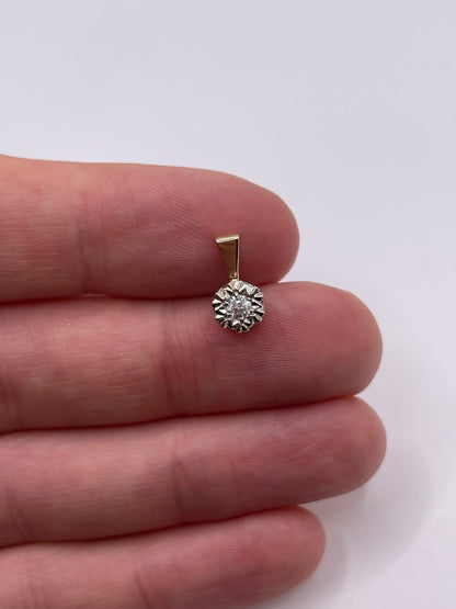 9ct gold diamond pendant