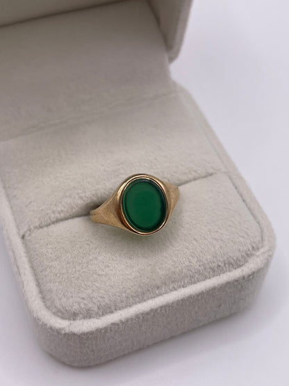 9ct gold chalcedony ring