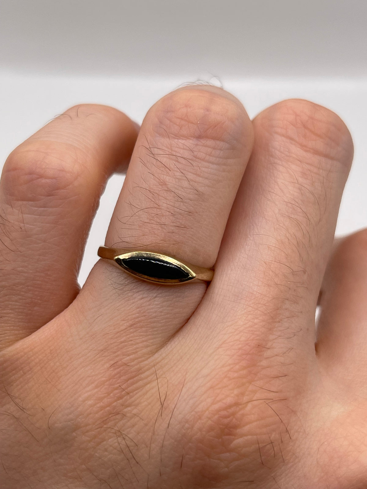 9ct gold onyx ring