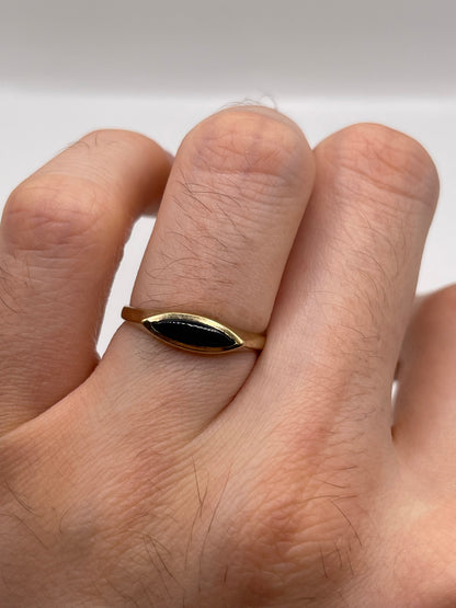 9ct gold onyx ring