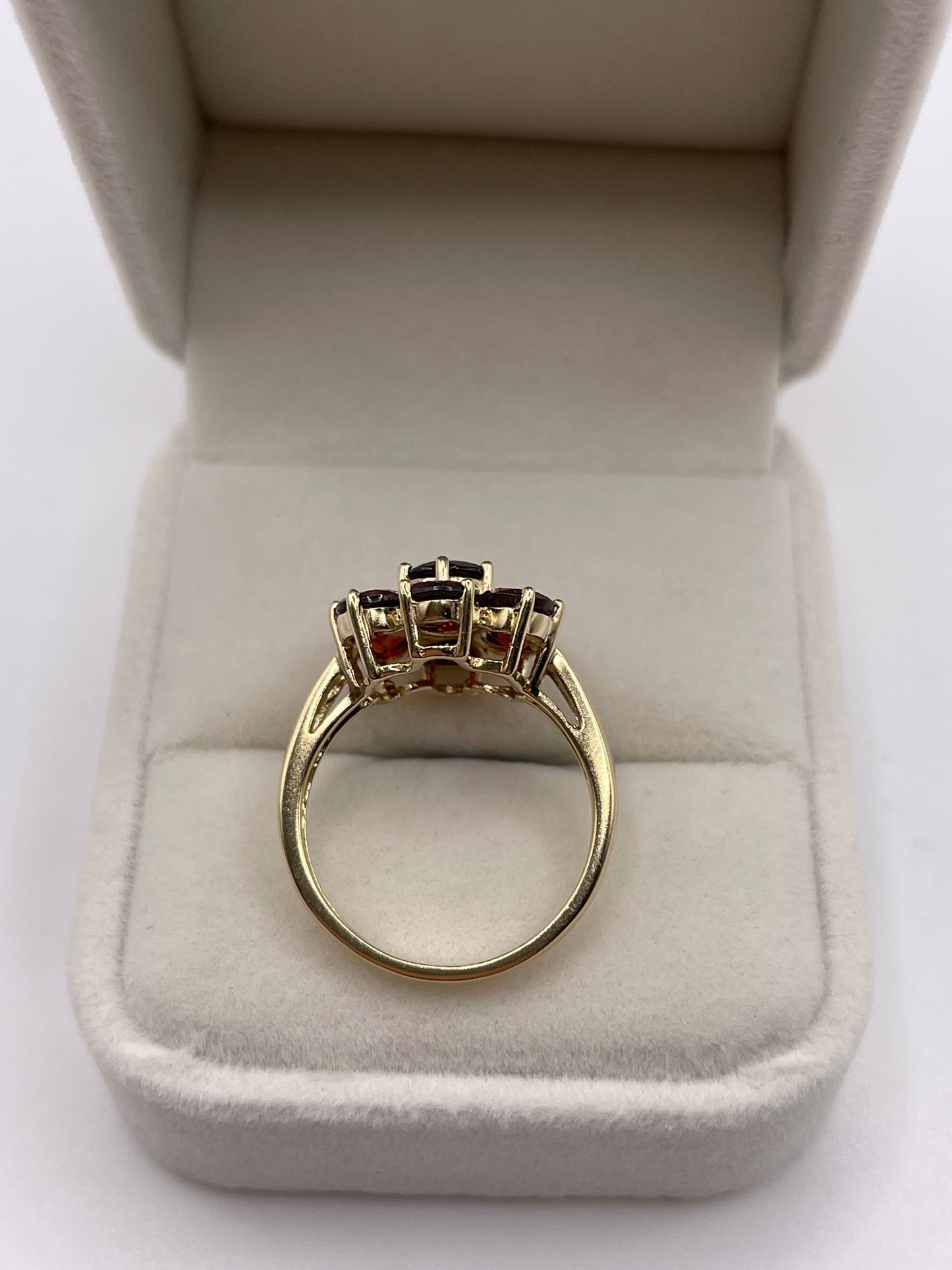 9ct gold garnet cluster ring