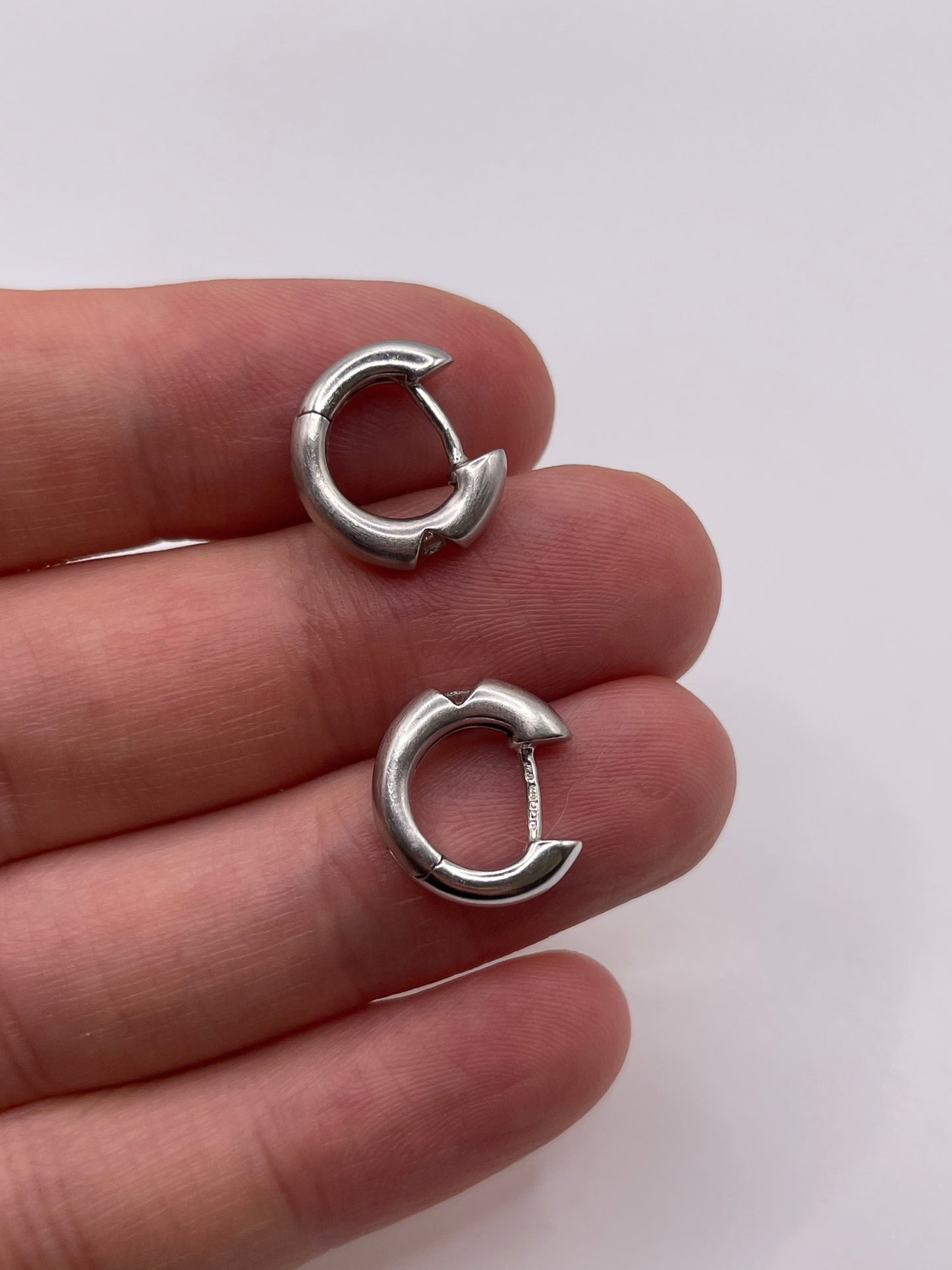 18ct white gold diamond earrings