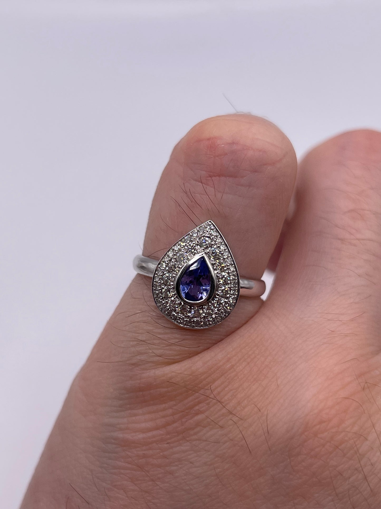 18ct white gold tanzanite and diamond ring