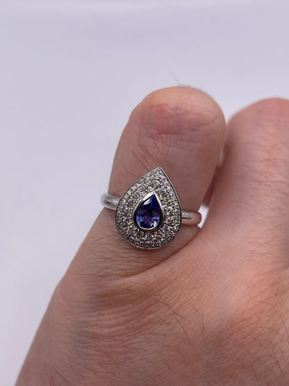 18ct white gold tanzanite and diamond ring
