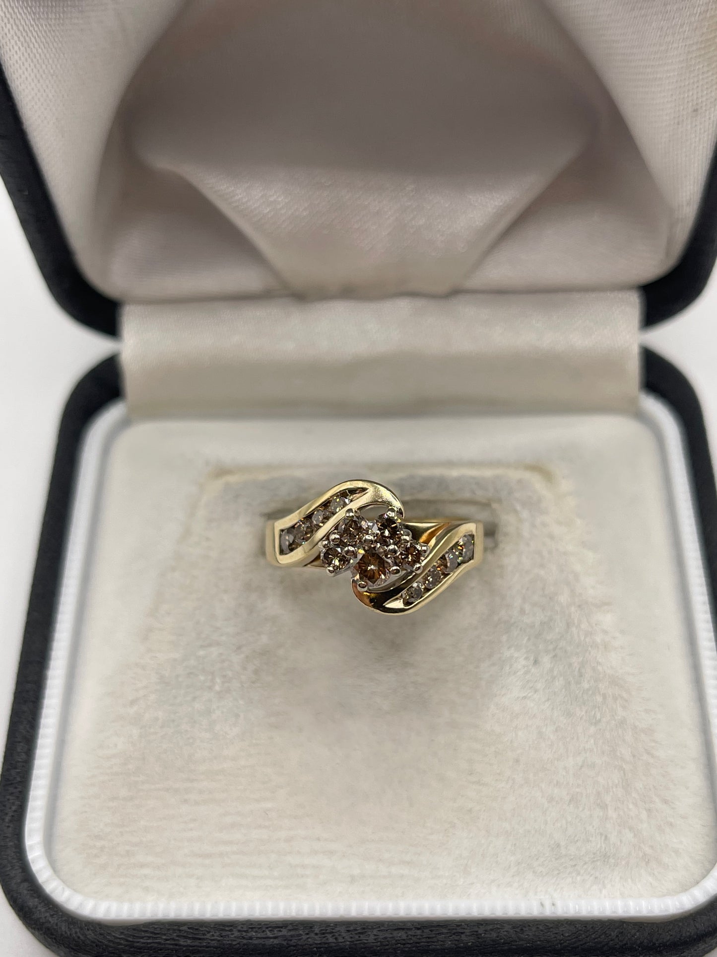 9ct gold cognac diamond cluster ring