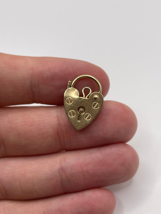 9ct gold padlock 40