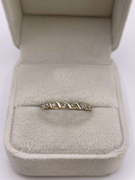 9ct gold diamond ring