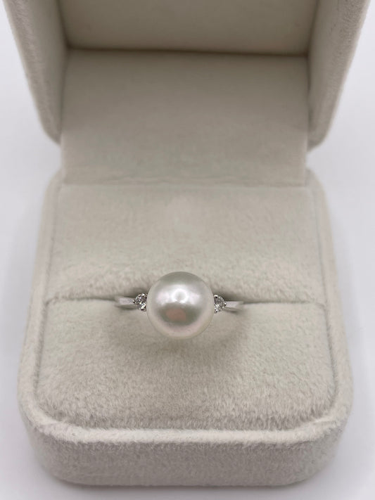 9ct white gold pearl and diamond ring