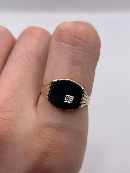 9ct gold onyx and diamond signet ring