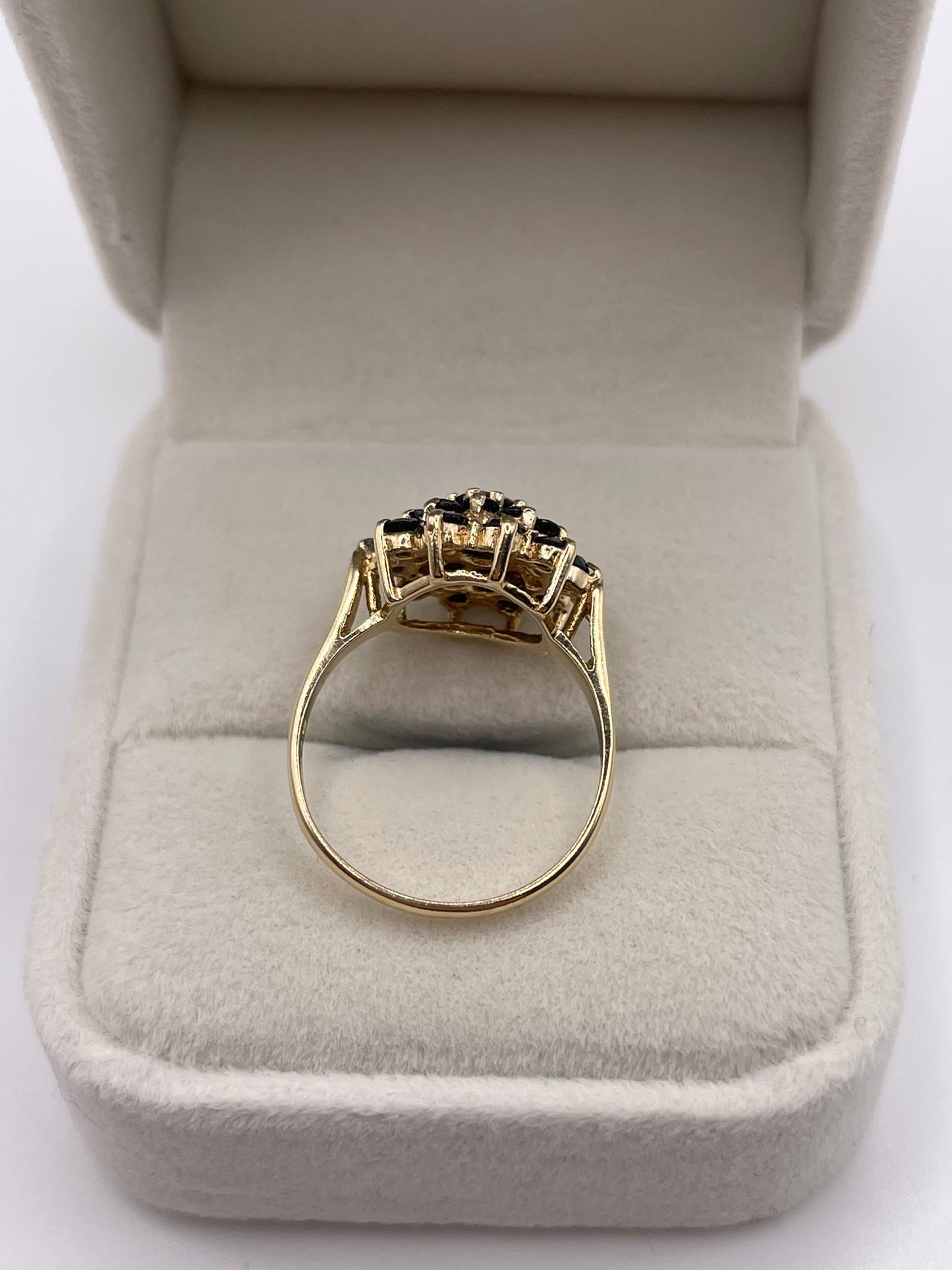 9ct gold sapphire cluster ring