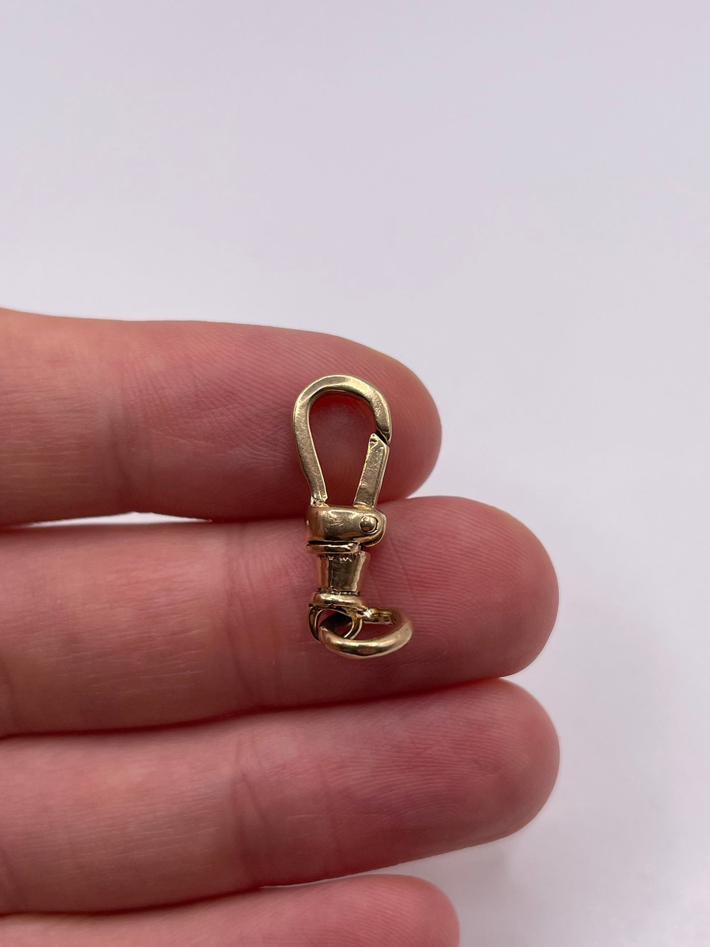 9ct gold dog clip 3