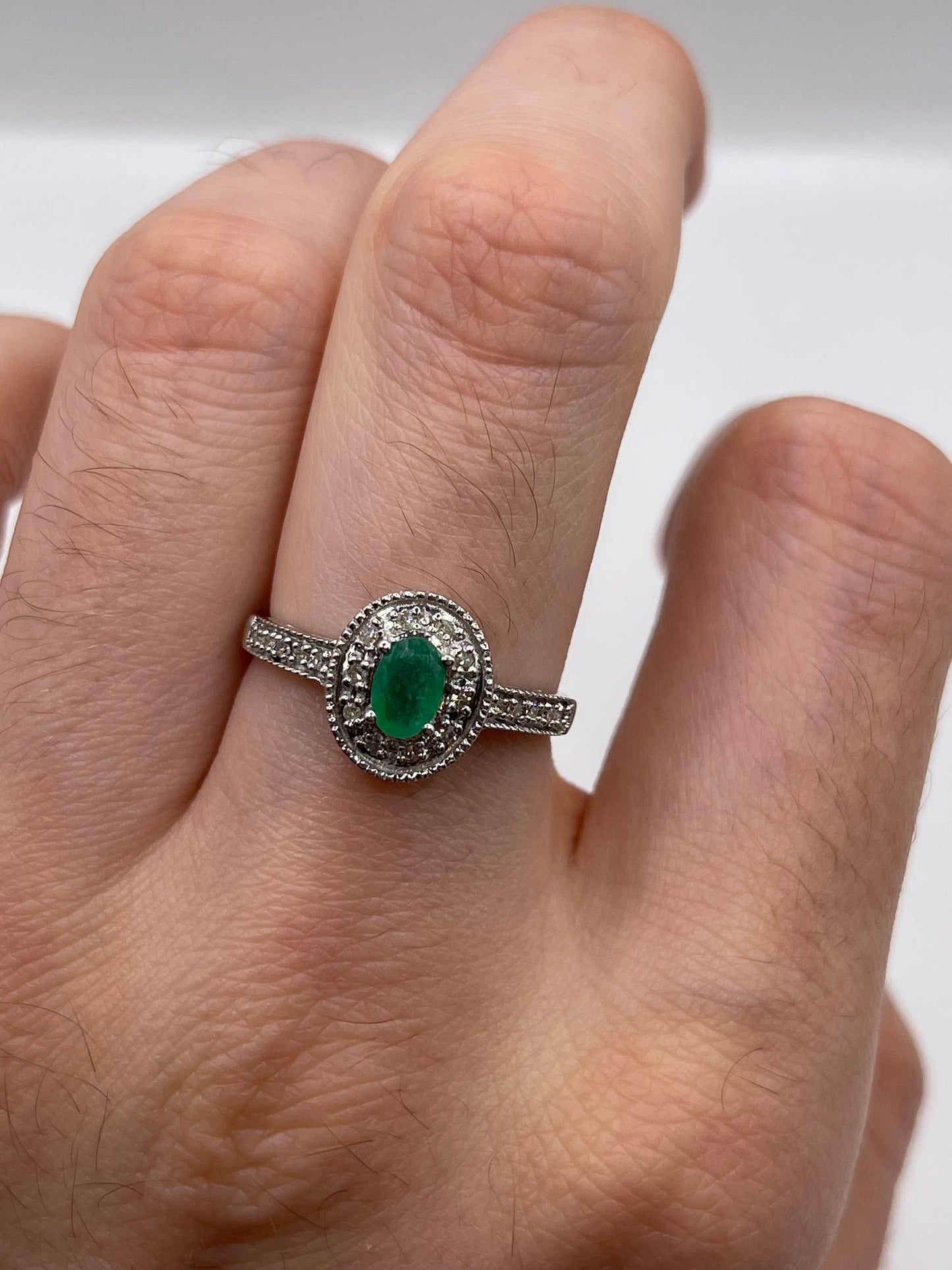 9ct white gold emerald and diamond ring