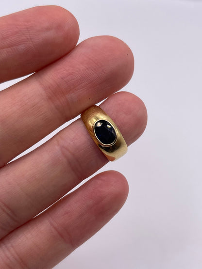 18ct gold sapphire ring
