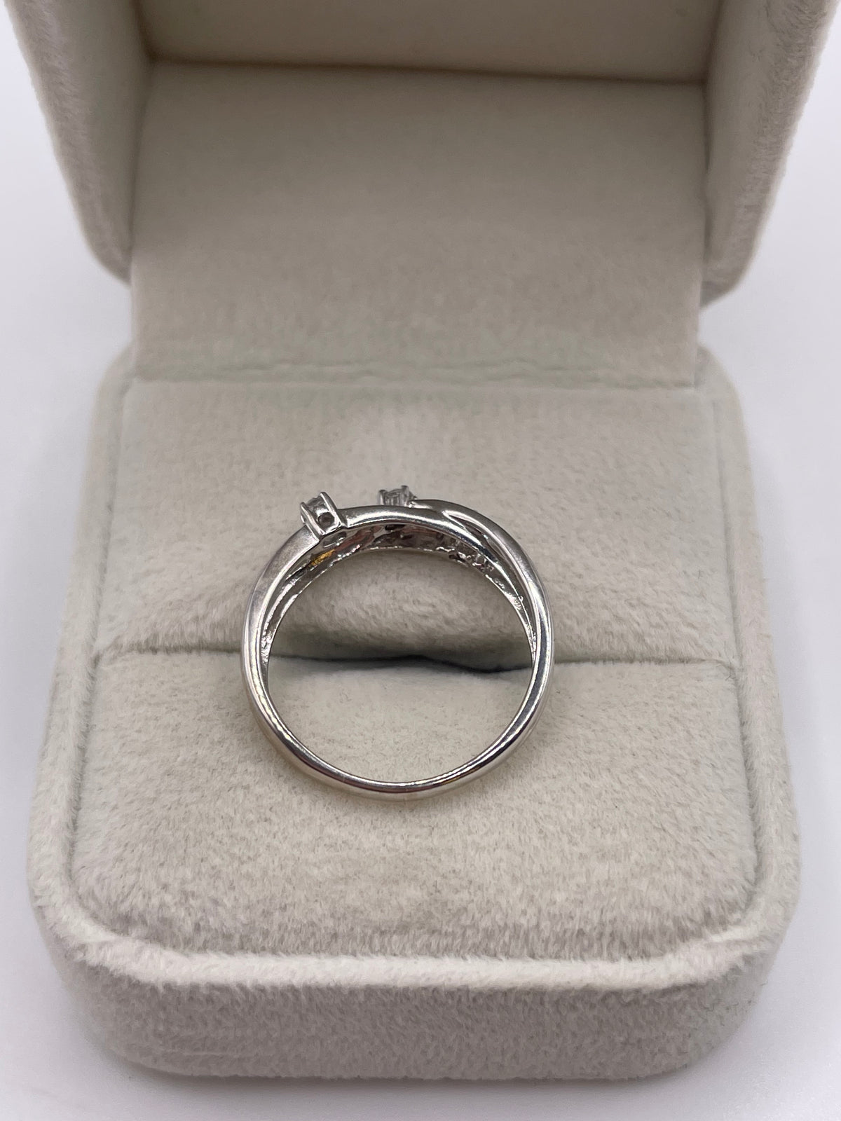 9ct white gold diamond ring