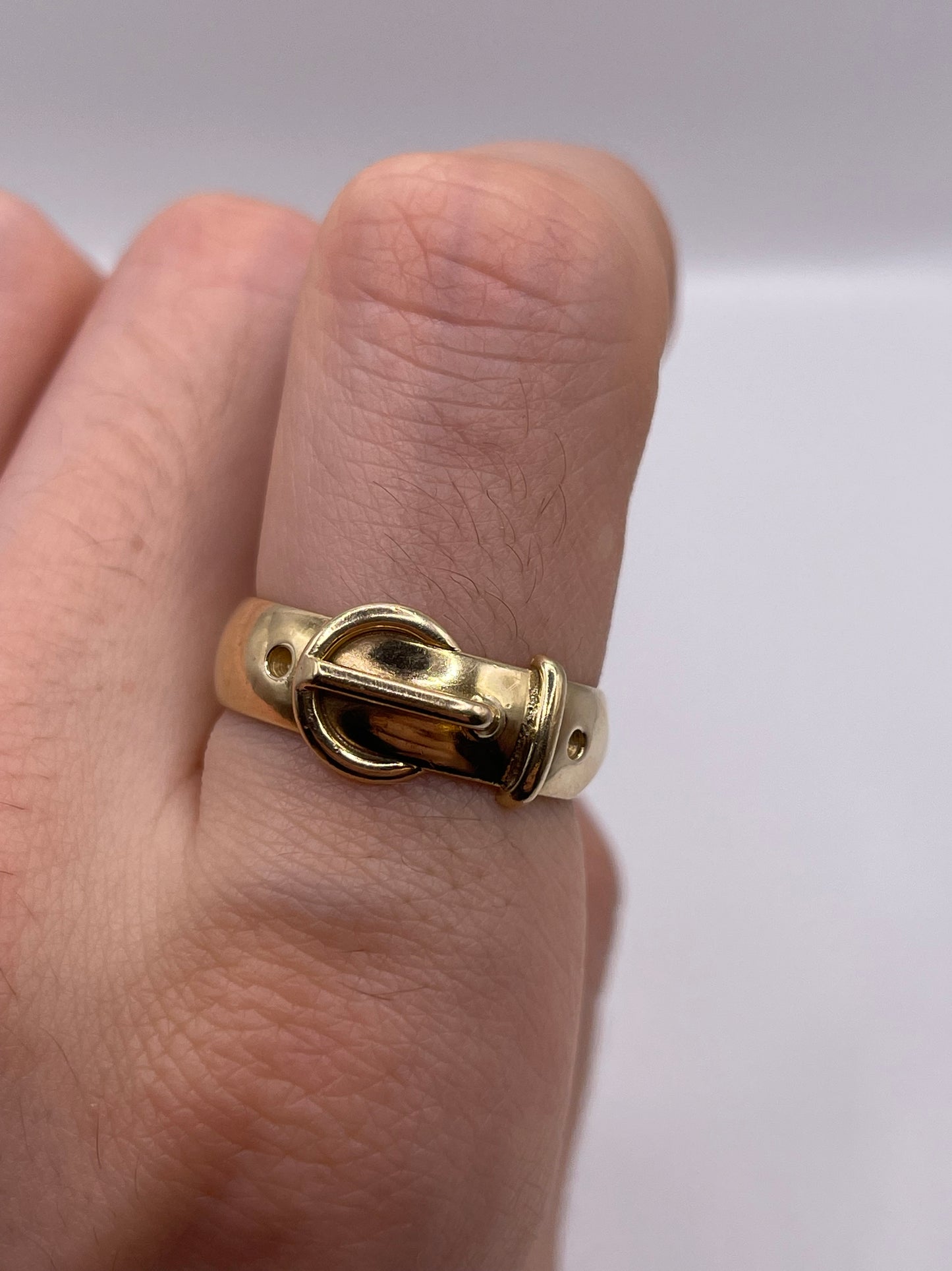9ct gold buckle ring