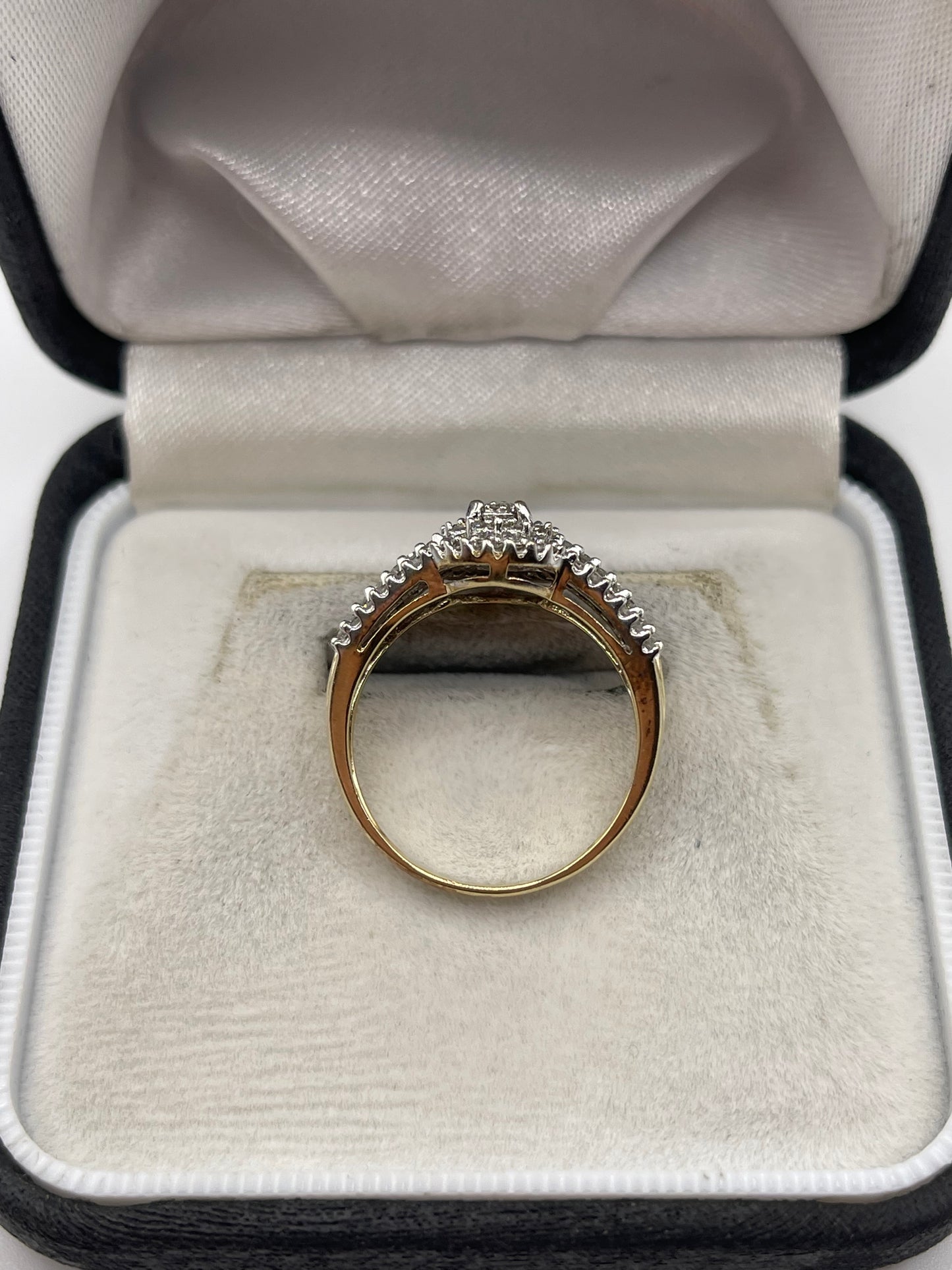 9ct gold diamond cluster ring