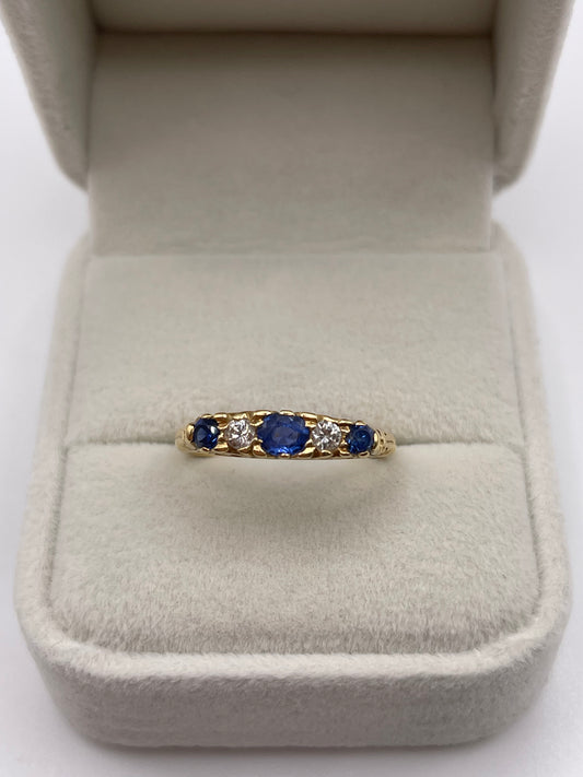 18ct gold sapphire and diamond ring