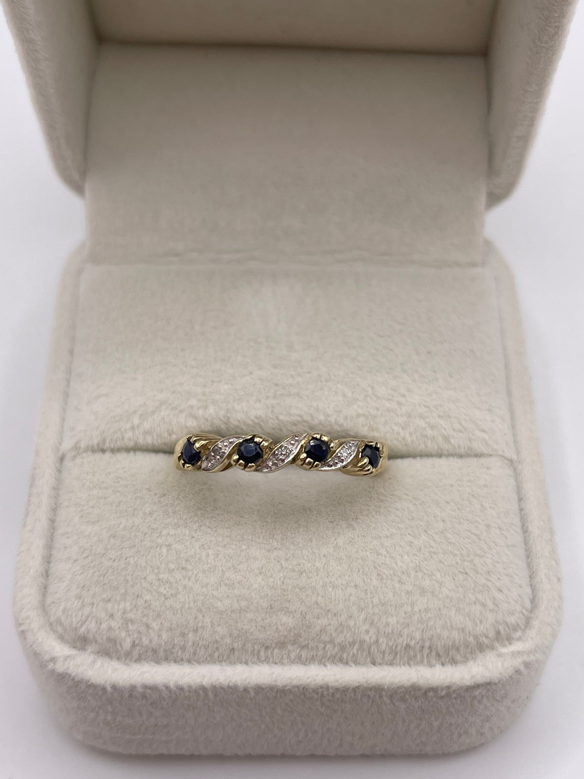 9ct gold sapphire and diamond ring