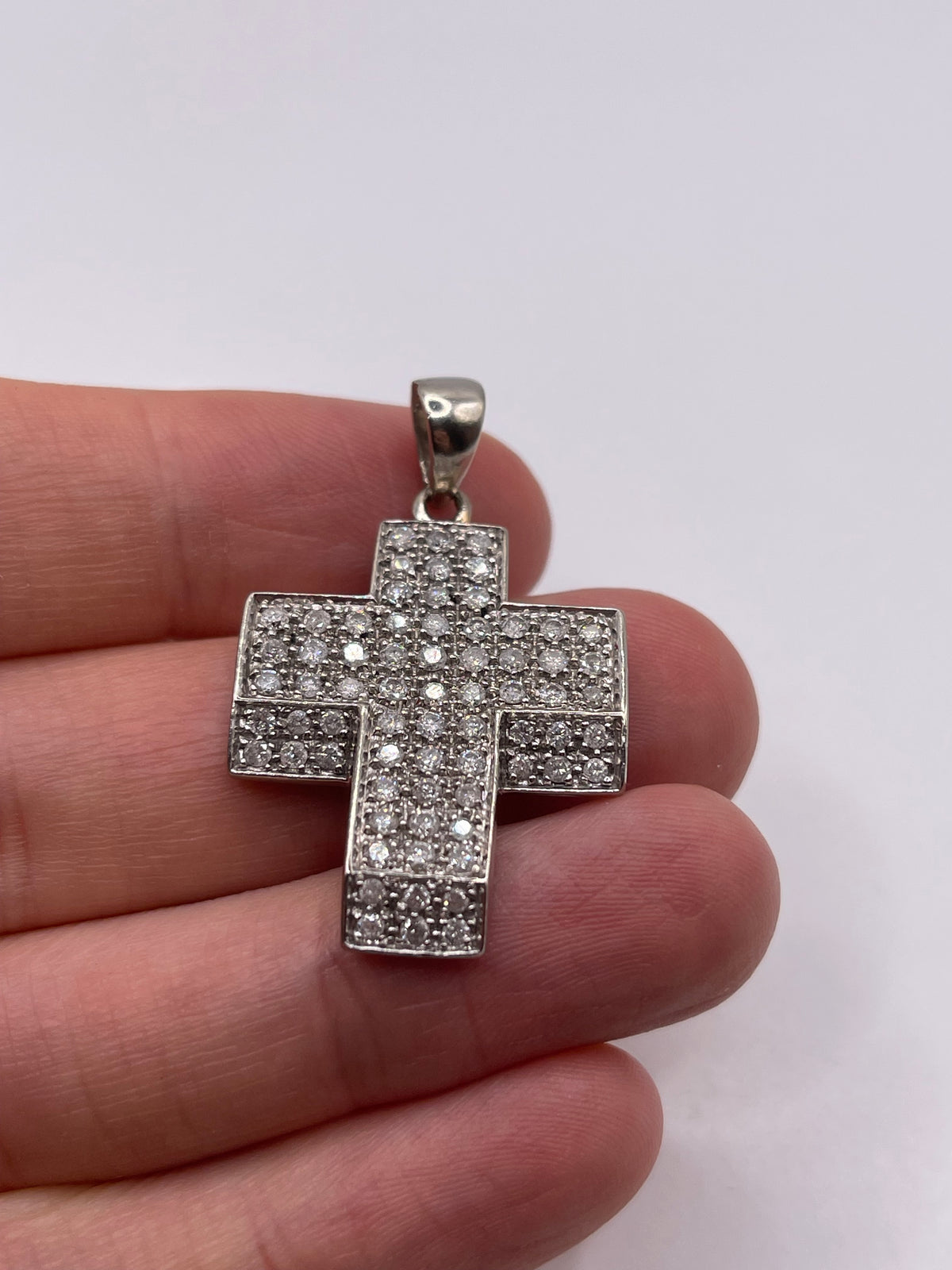 9ct white gold diamond cross pendant