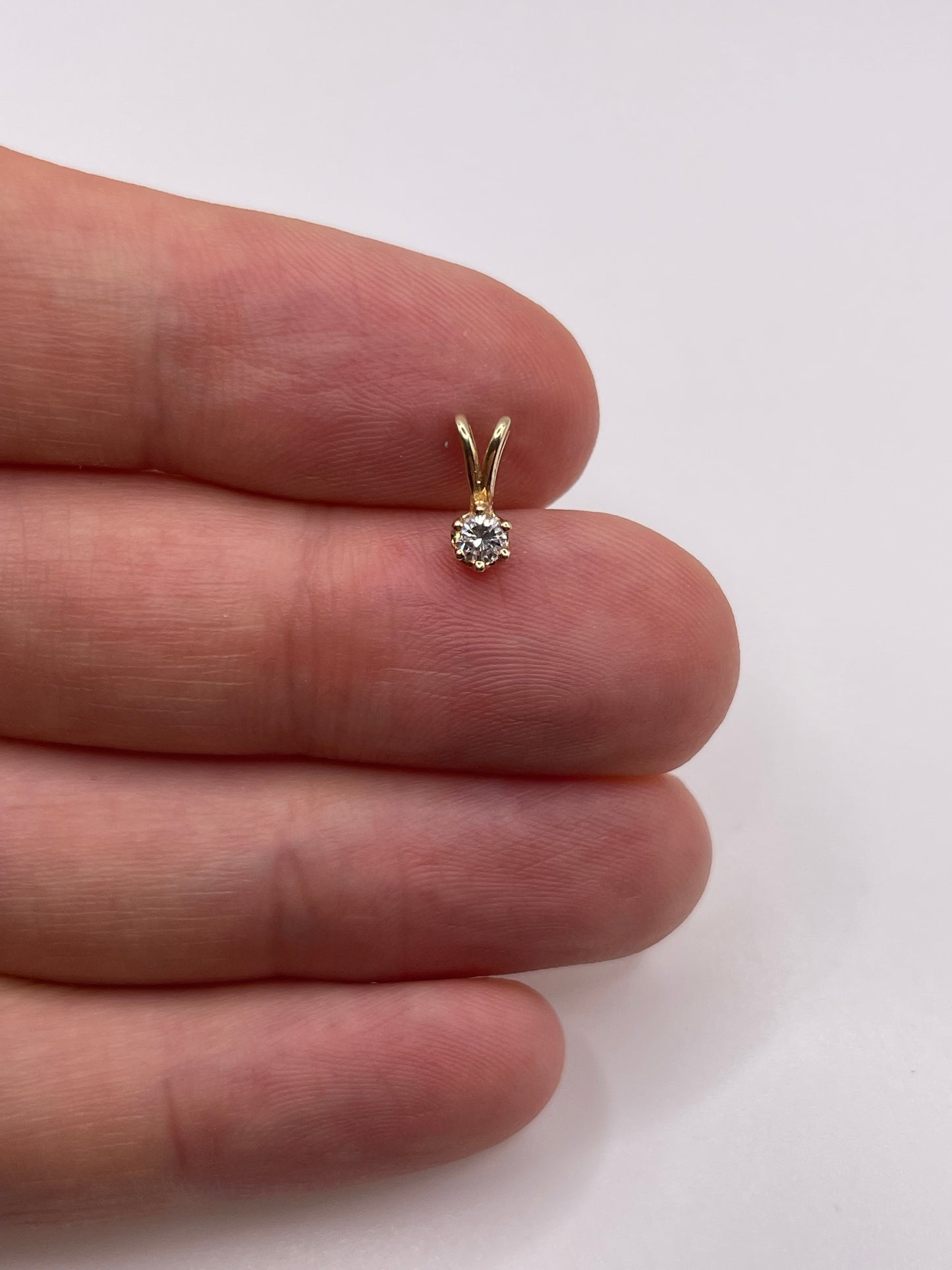 9ct gold diamond pendant