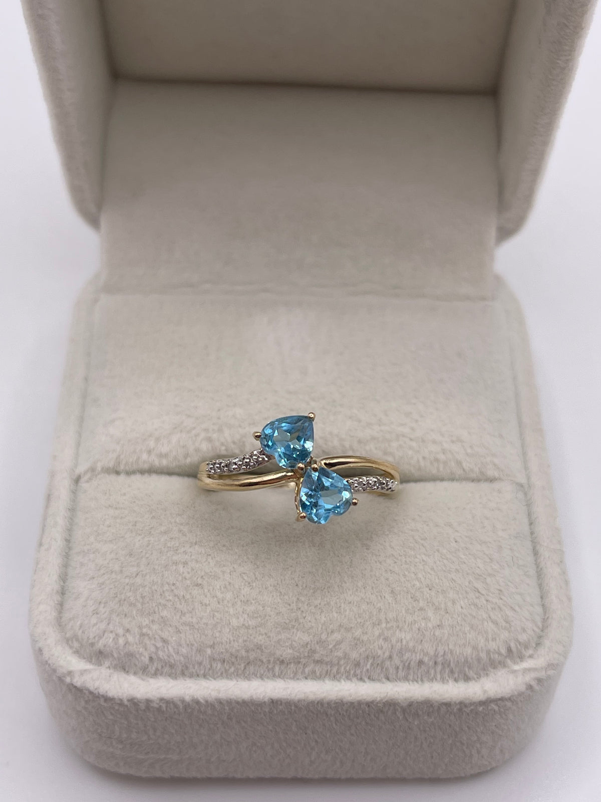 9ct gold topaz and diamond ring
