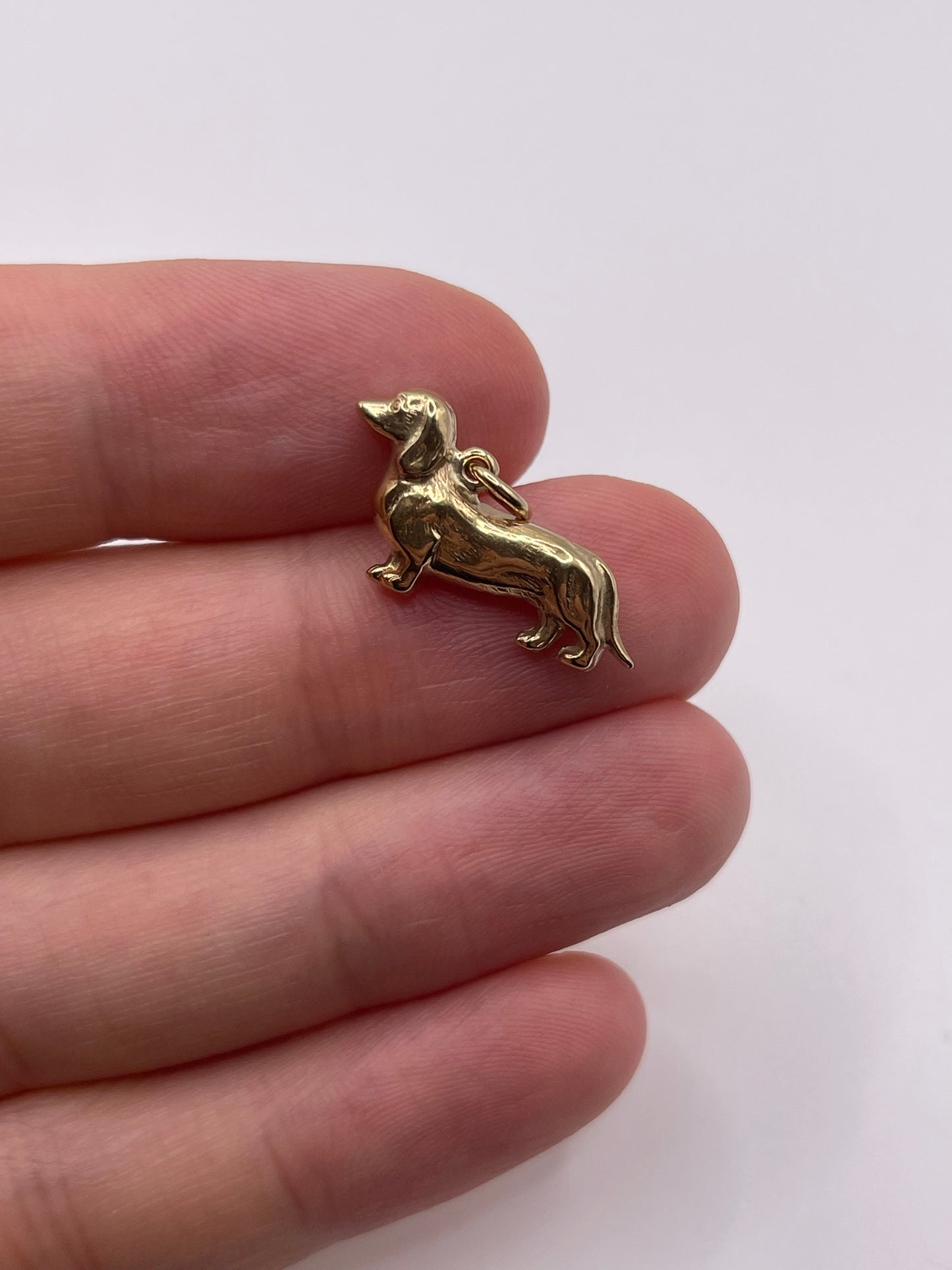 9ct gold dachshund charm