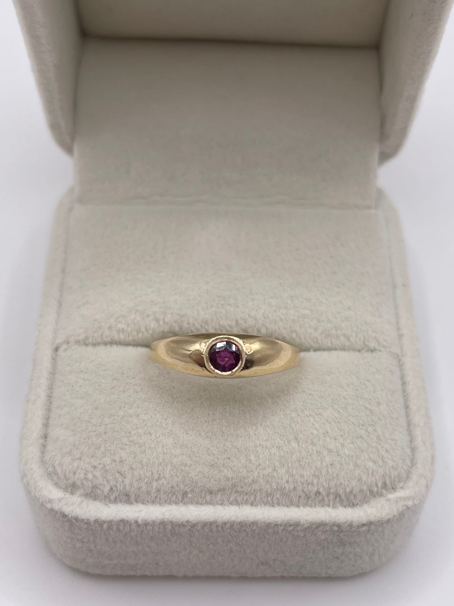 9ct gold ruby gypsy ring