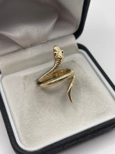Load image into Gallery viewer, Heavy 9ct gold snake ring

