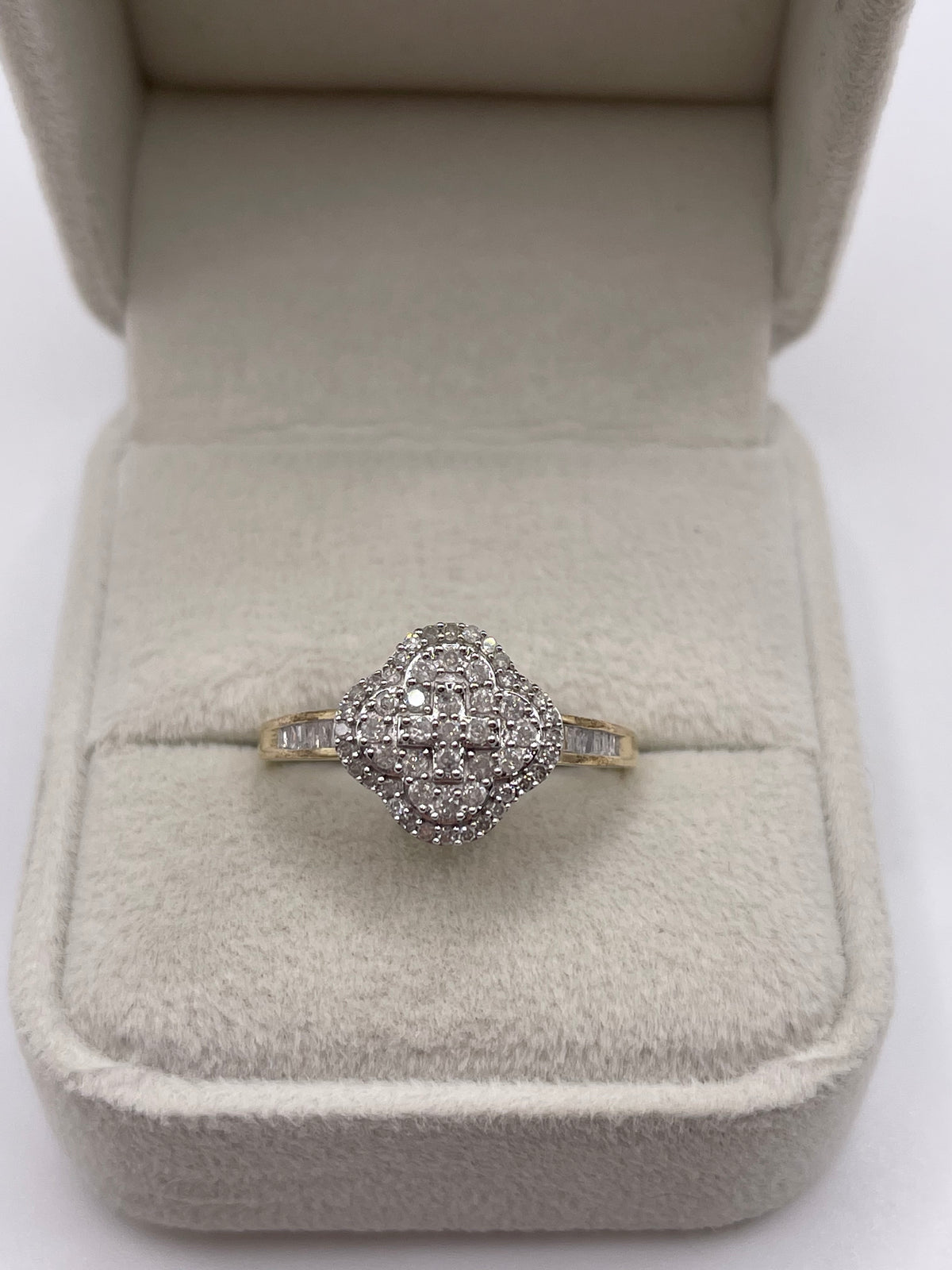 9ct gold diamond cluster ring