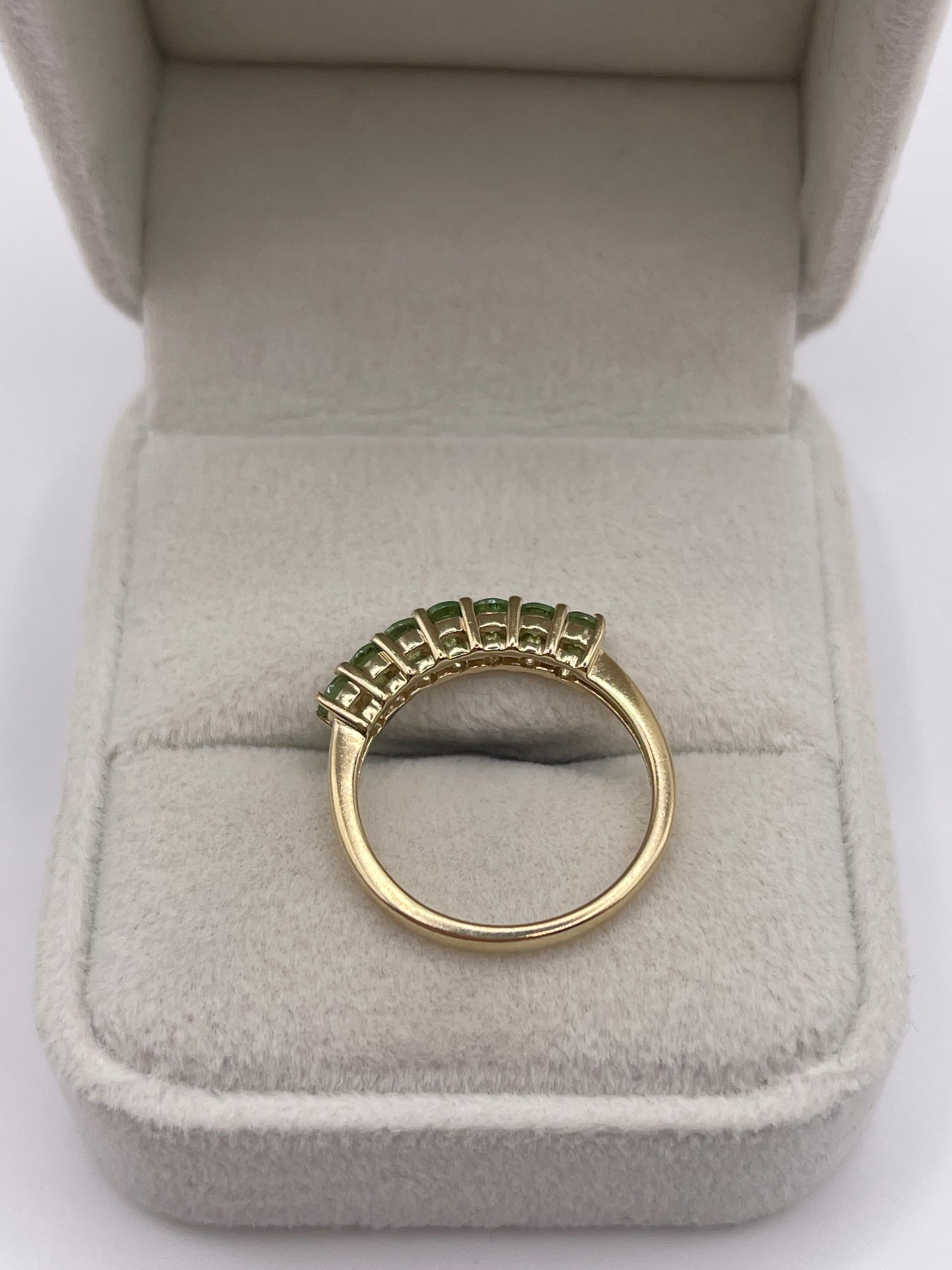 9ct gold tsavorite garnet and diamond ring